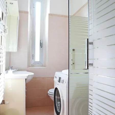 Isola Comfort Lägenhet Milano